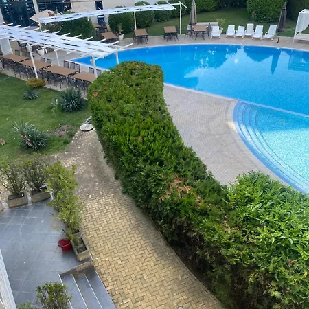Apartament двустаен с изглед към басейна *